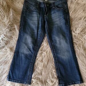 Maurices Womens size 5/6 Cropped Capri Jeans